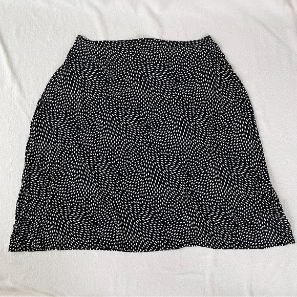 Goldbug | 4 in 1 Infinity Nursing Scarf Car Seat Shopping Cart Cover - Picture 6 of 8